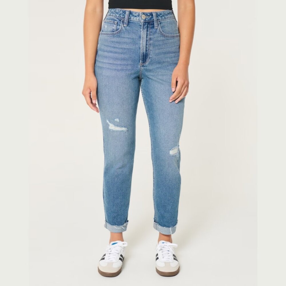 HOLLISTER - ULTRA HIGH-RISE MOM JEANS | HOLLISTER VINTAGE STRETCH | MEDIUM WASH